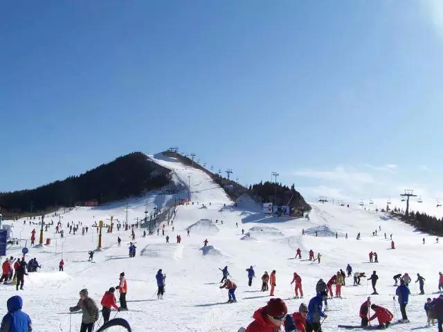 莲花山滑雪场春雪狂欢季活动