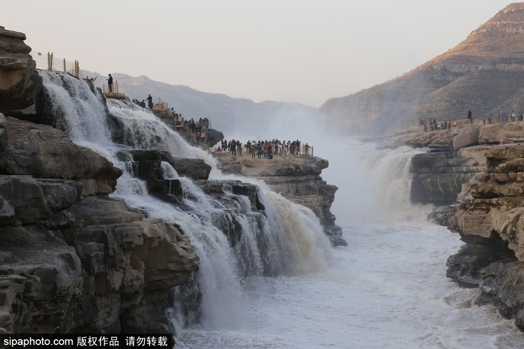 中国黄河50景：壮观的壶口瀑布