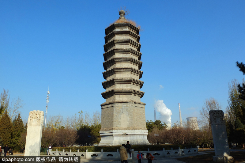 北京古塔公园别有郊野情趣