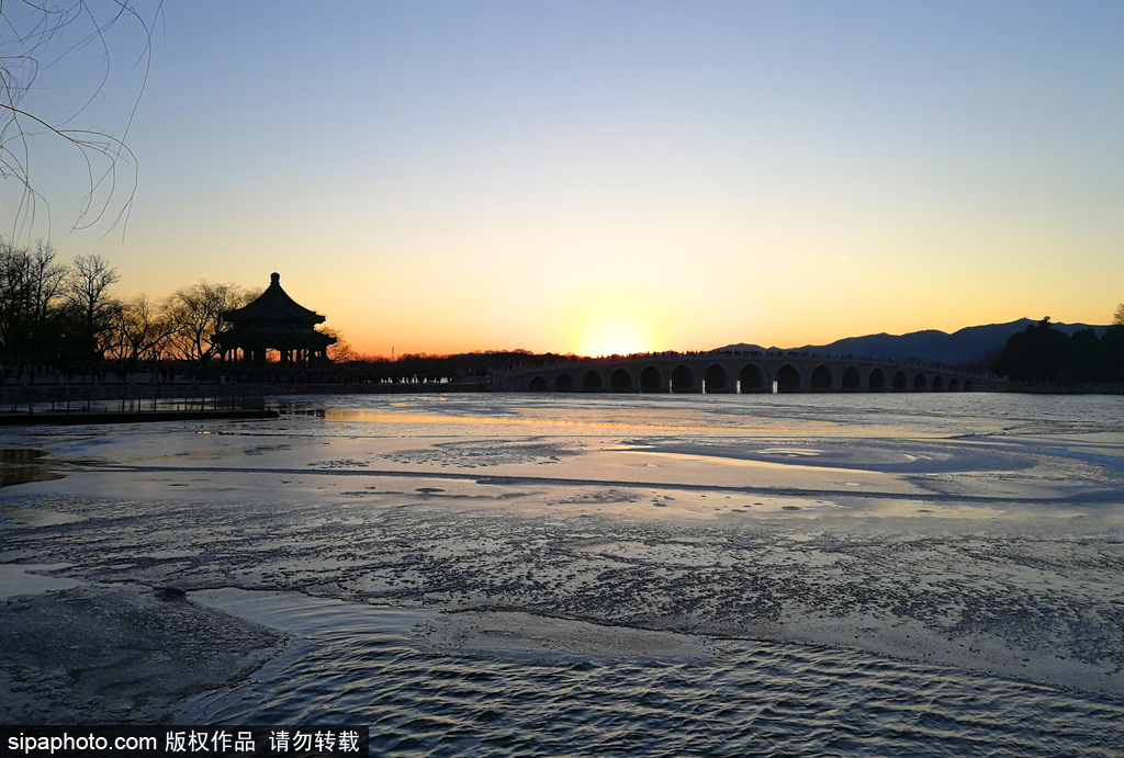 冬至前夕持续晴冷天气 颐和园冬景美如画