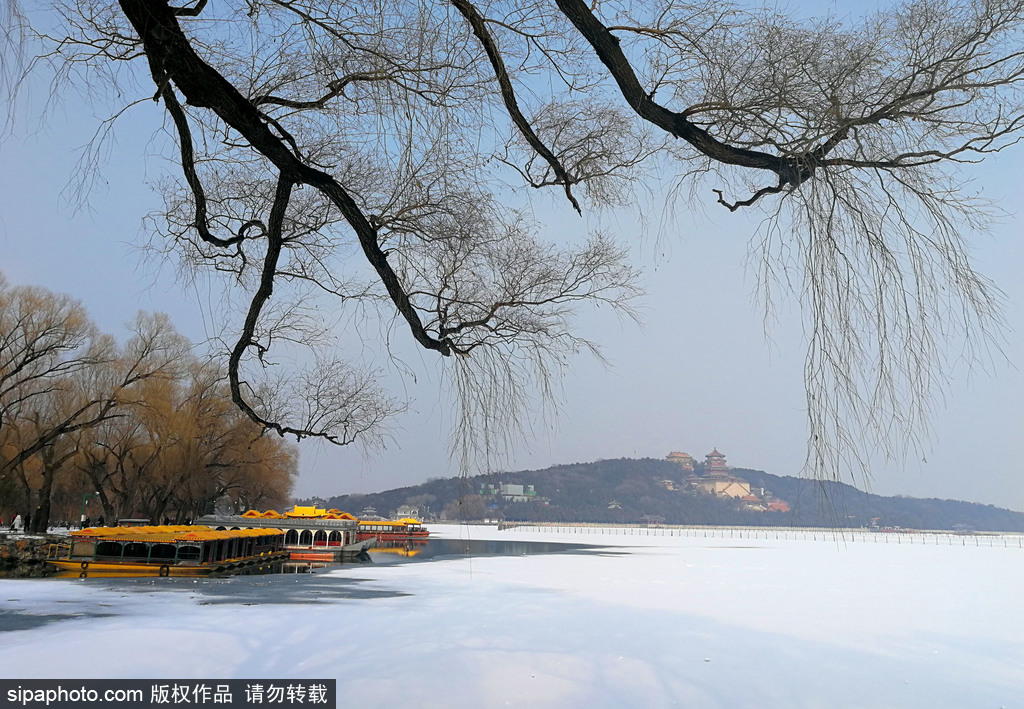 北京颐和园雪后更显美丽妖娆