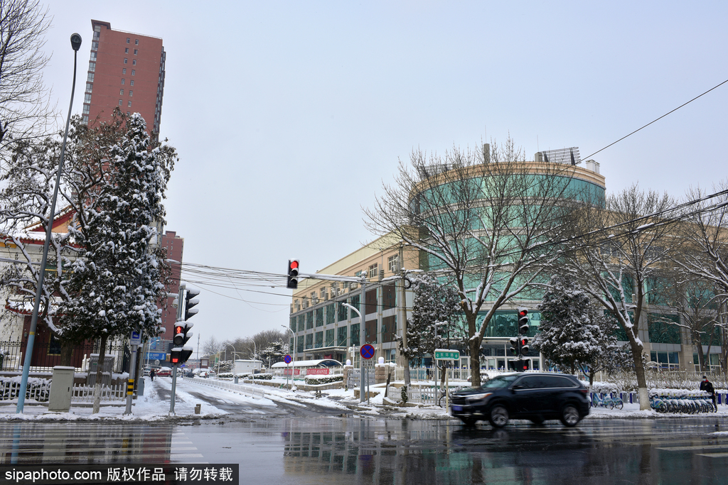 北京：降雪持续超24小时 午后将逐渐结束