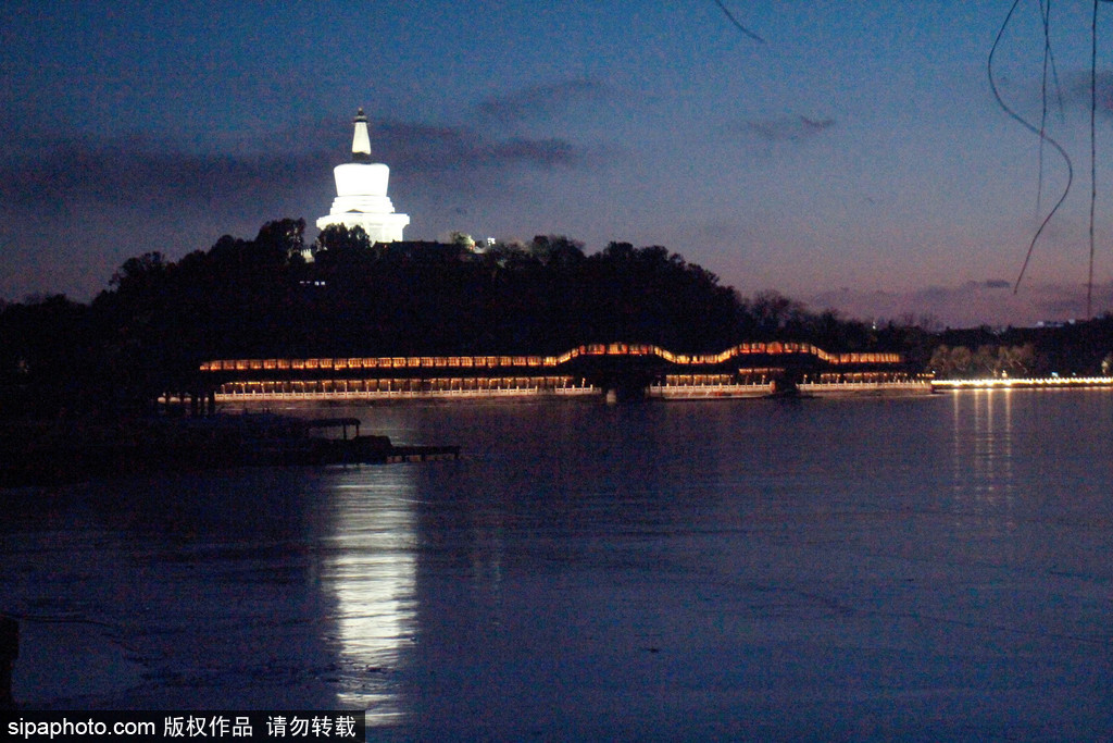 白塔地标建筑历史悠久