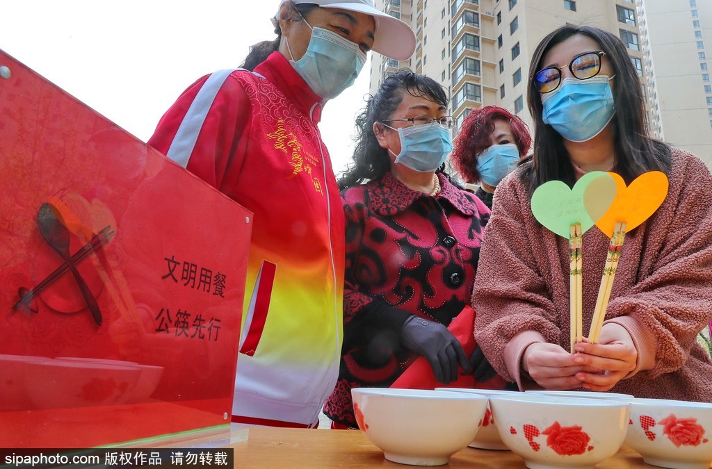 秦皇岛：文明用餐 公筷先行