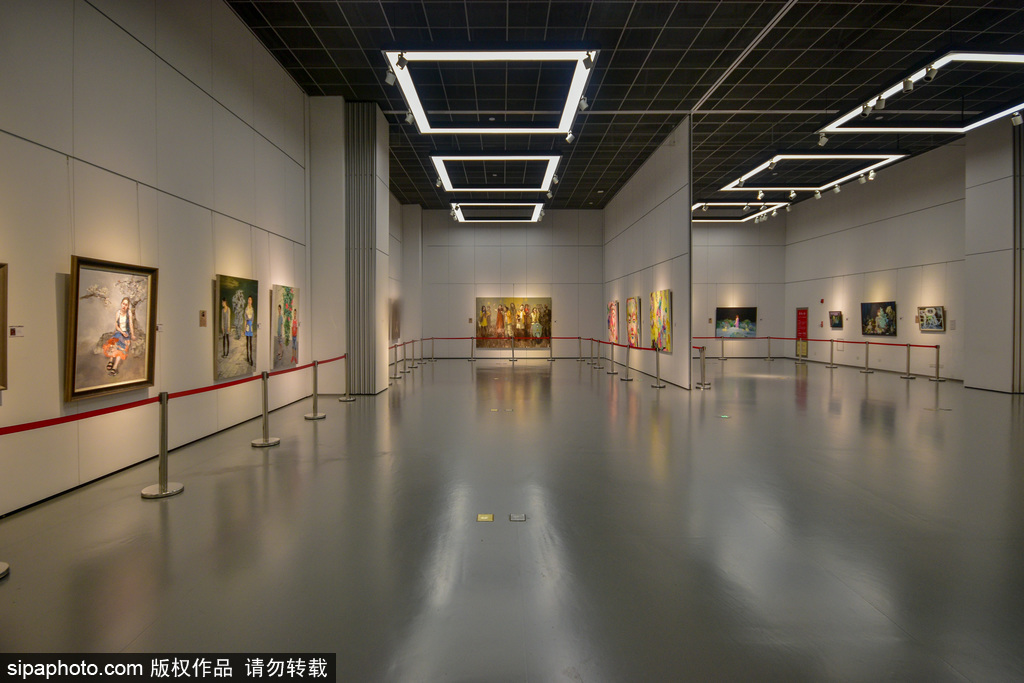 京津青年油画家邀请展在天津滨海新区展出