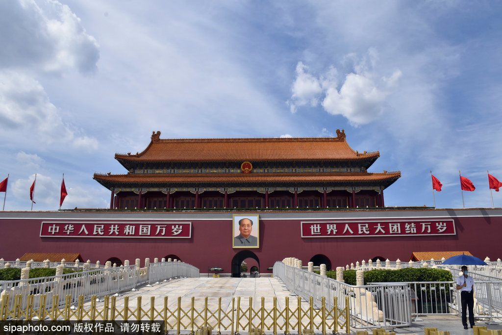 雨后现“高颜值”天空，天安门等地标建筑更显壮美风景如