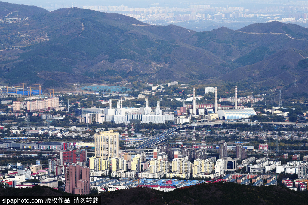 登峰远眺北京城