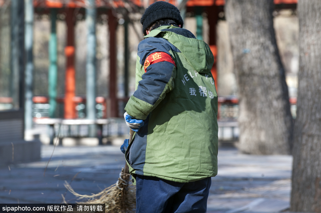 “王炸”级强冷空气再袭京城 公园游客稀少