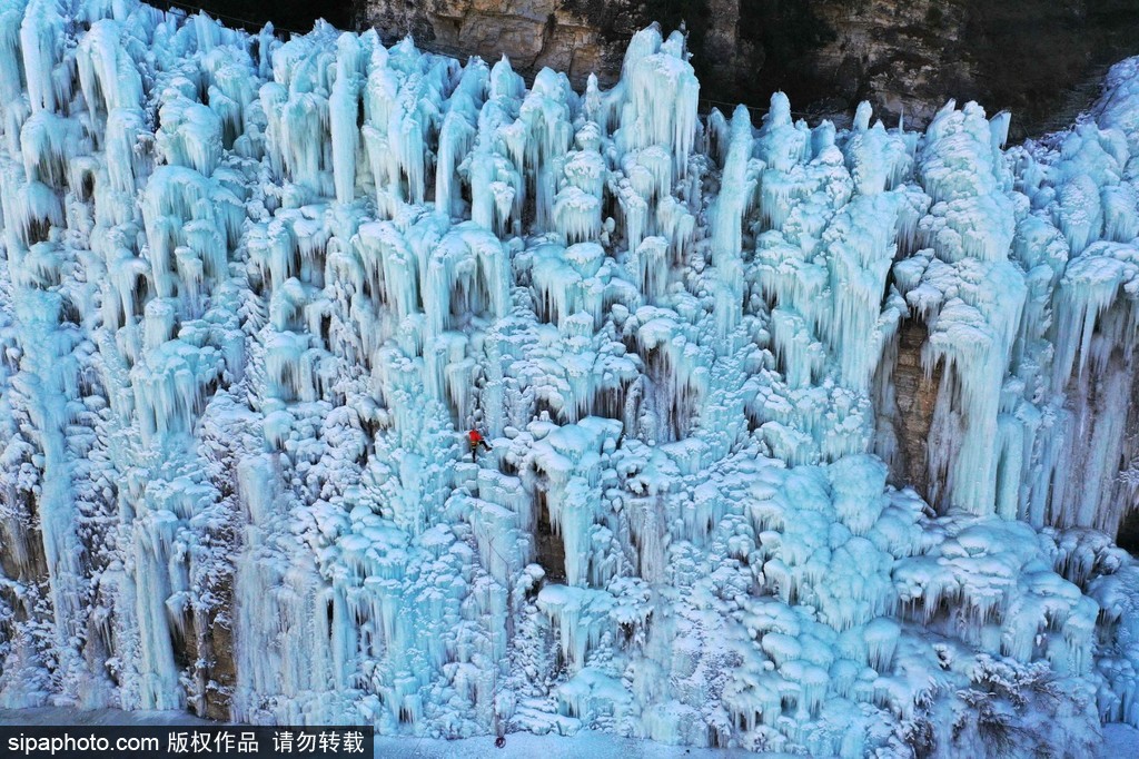 邂逅京郊最美冬天！房山霞云岭现壮观冰瀑