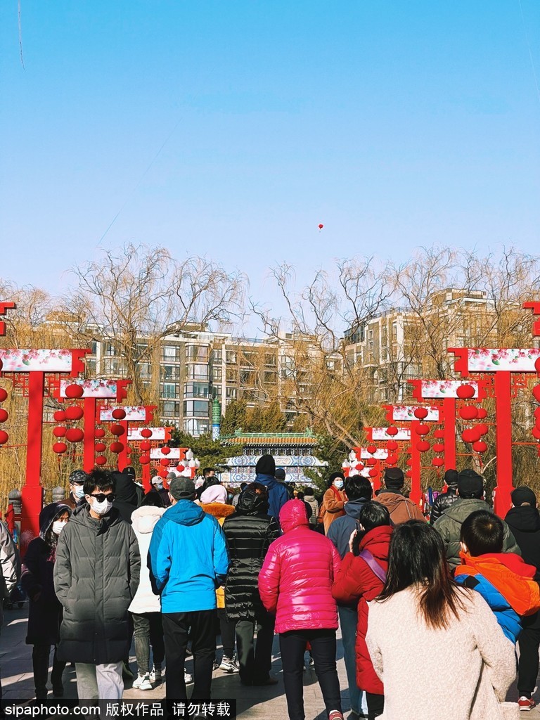 陶然亭公园游客乐享美好春节假期