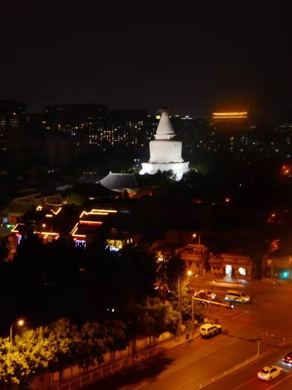 白塔寺夜景开启，璀璨迷人！