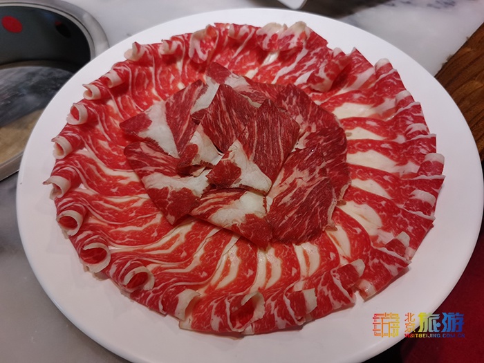 北平三兄弟涮肉：炎炎夏日涮出老北京文化