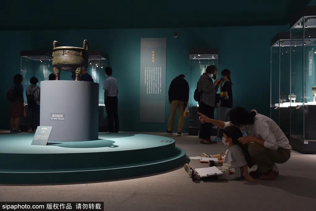 国家博物馆：“礼和万方——商周青铜鼎特展”