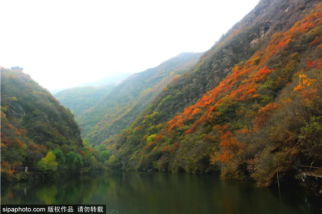在北京被誉为京西“小九寨”的双龙峡