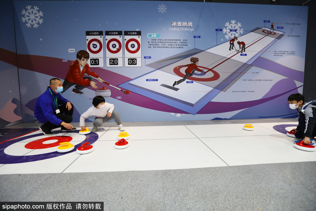中国科技馆科技冬奥主题展览人气旺