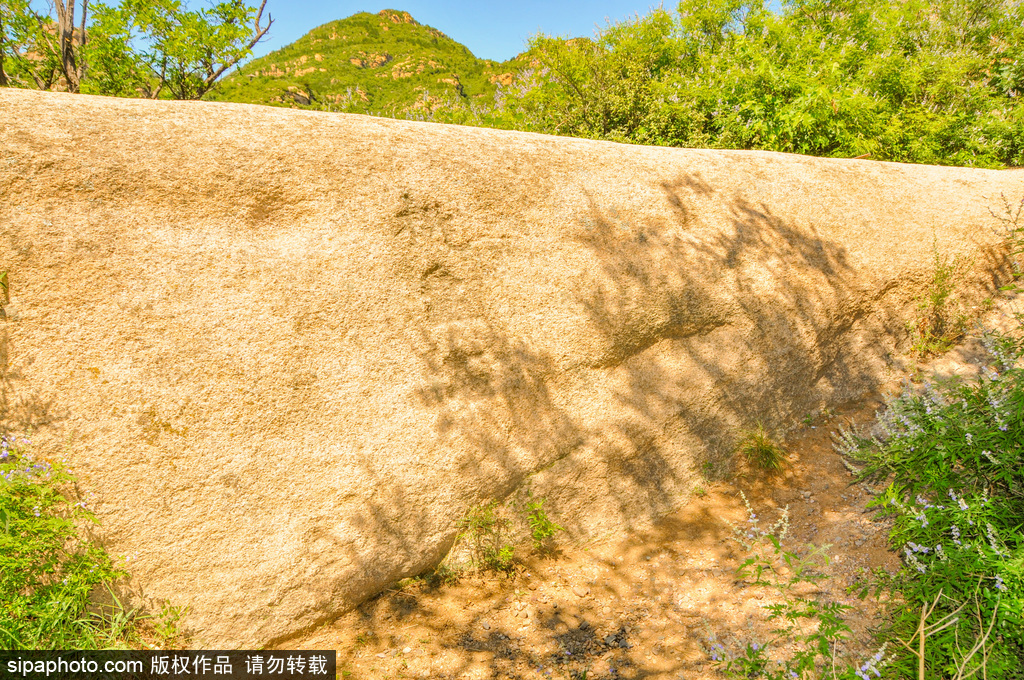 云峰山：摩崖石刻形逼真