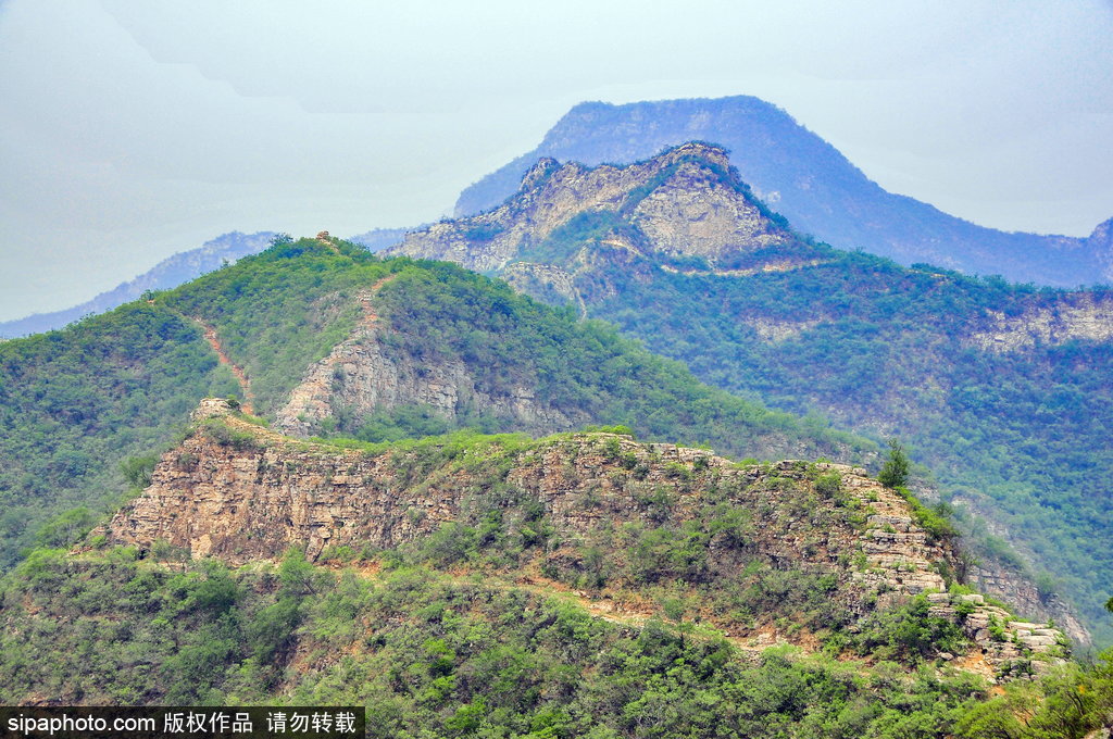 天门山森林公园，山势雄伟林海茫茫