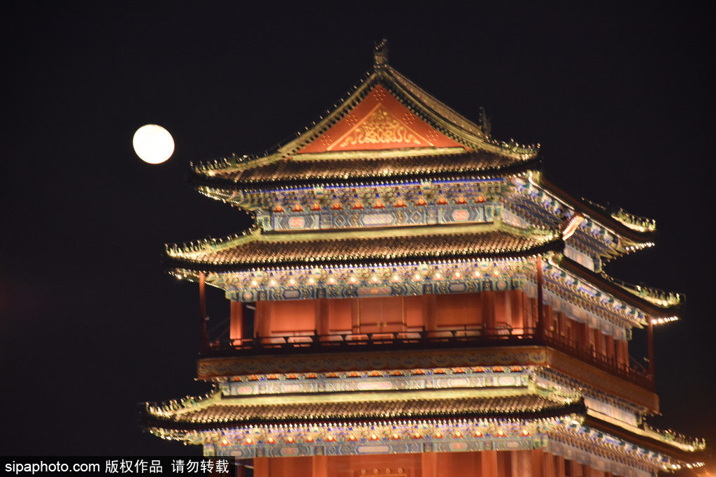 正阳门夜景华灯璀璨，古建夜灯雄伟壮观