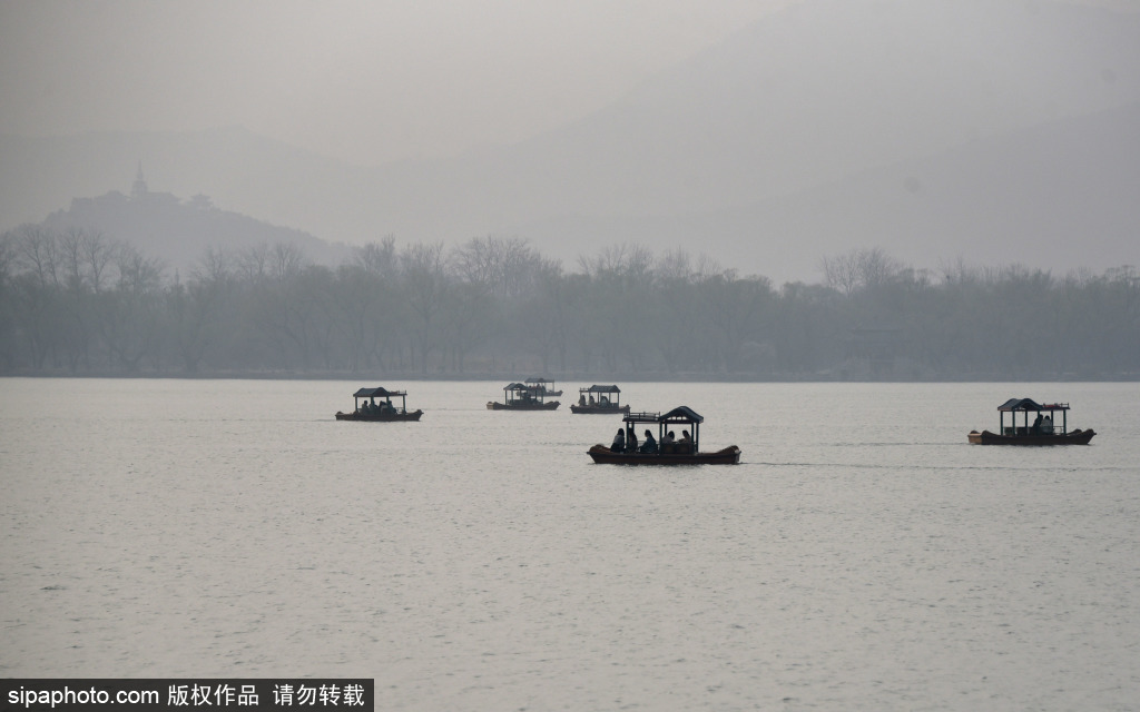 北京：颐和园游人如织  迎来春季旅游热