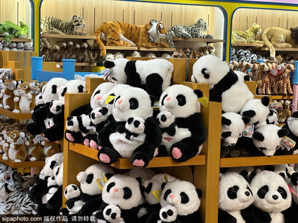 北京野生动物园各式动物文创琳琅满目惹人爱