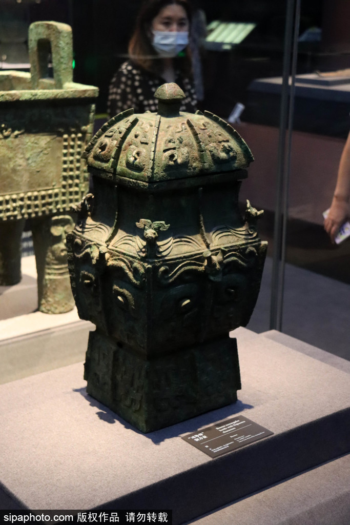 中国历史研究院中国考古博物馆参观者众多
