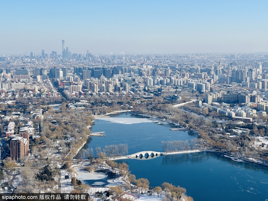 冬日登中央电视塔观京城雪后美景一览无余