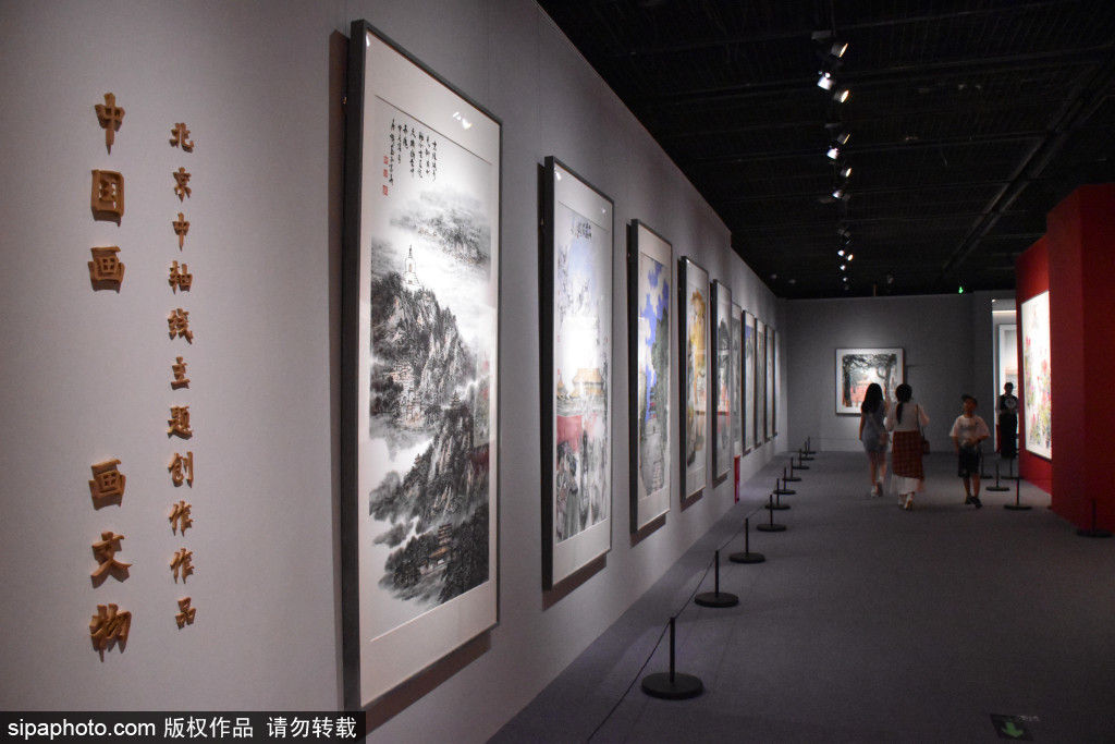 “中国画 画文物——北京中轴线主题写生创作作品展”受观众欢迎