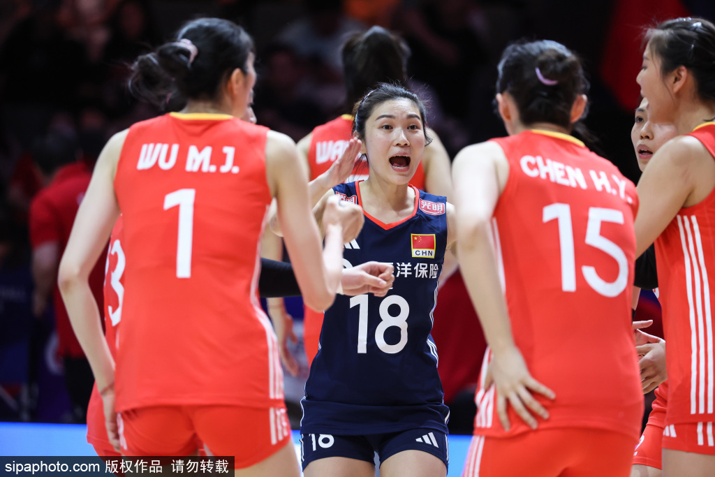 世界女排联赛北京站：中国女排3-0比利时女排