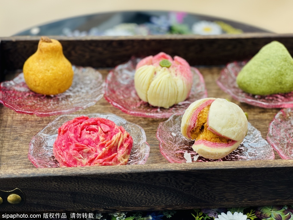 盛夏时节游大观园品“宝玉煮茶”