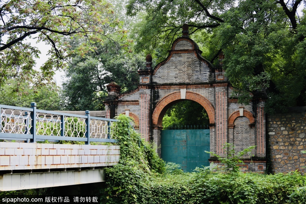 秋天走进拥有百年历史的北京动物园