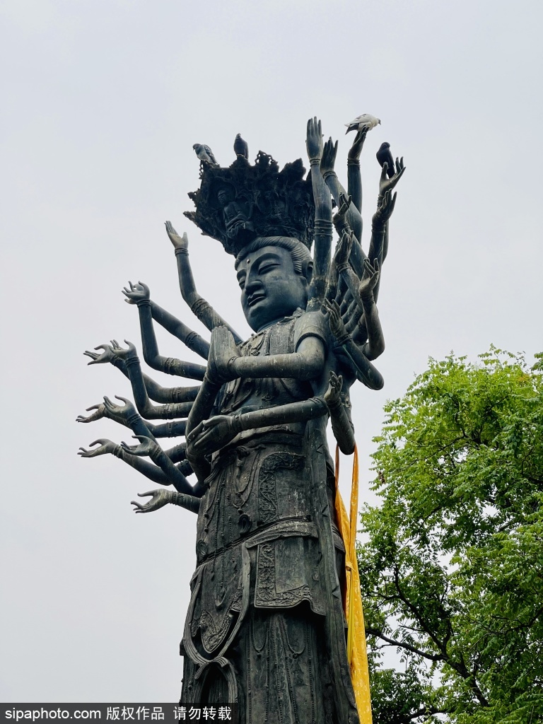 北京最高大的铜铸菩萨像——万佛延寿寺铜观音像