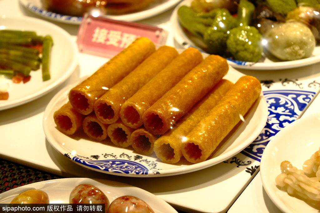 菜百股份总店寿山石雕“满汉全席”