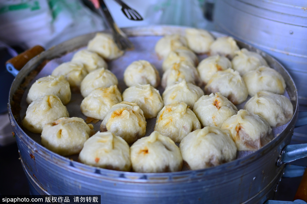 年味未减，牛街小吃一条街人气爆棚