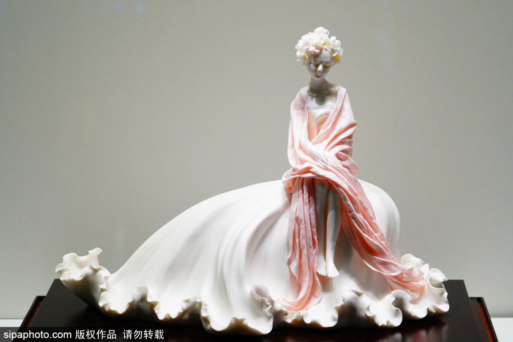 全国女性陶瓷艺术家捐赠作品展