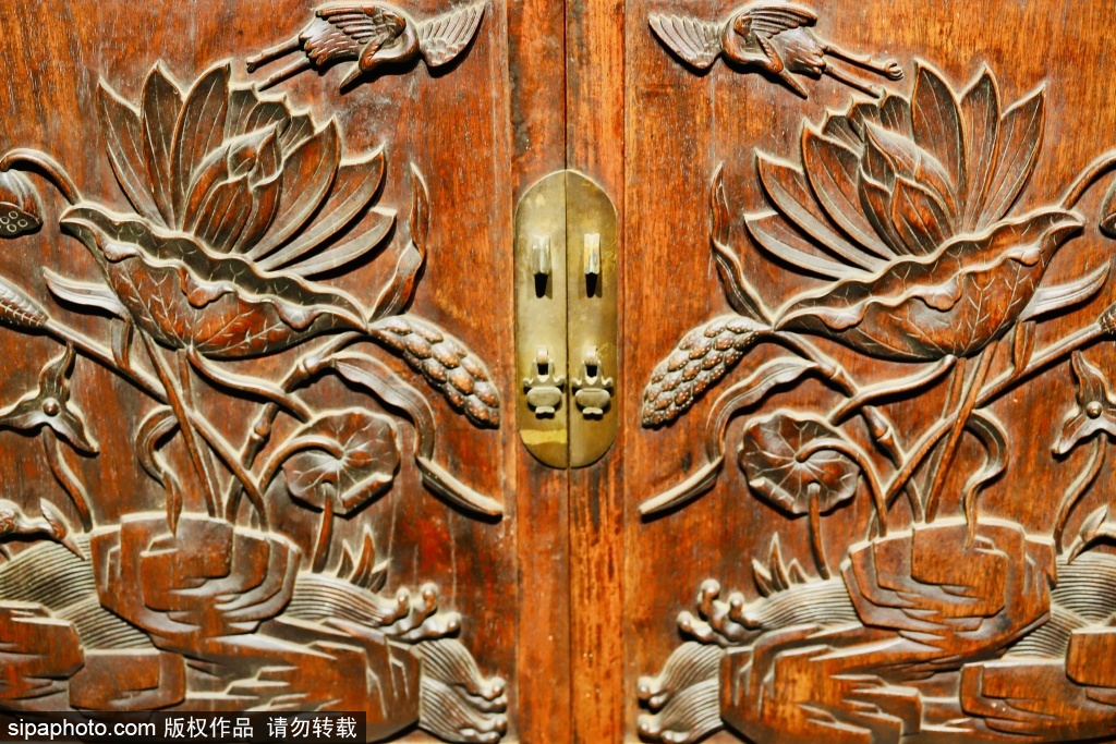 万寿寺里的明清家具木韵，砖雕与石雕凝刻时光