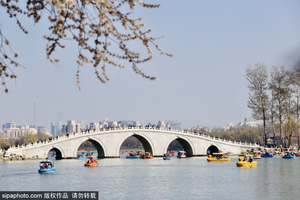 春水初生玉渊潭游船开航