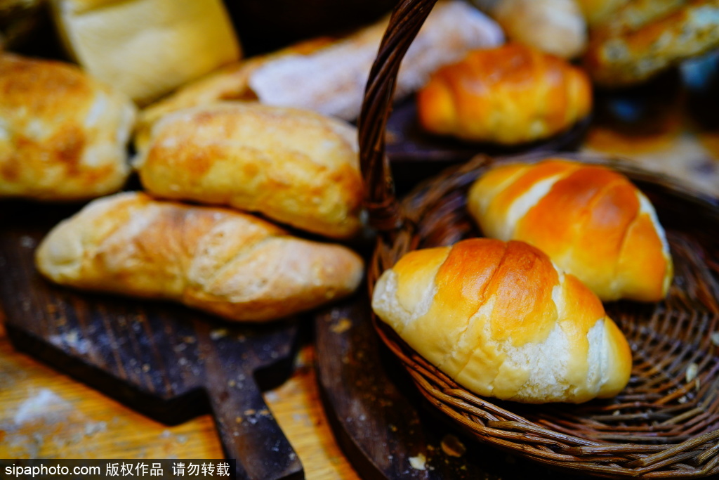 公园深处的面包坊，仿佛走进一幅欧洲乡村油画