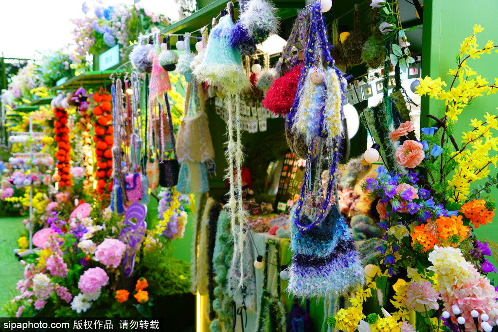 春日限定的浪漫，藏在长楹天街的百米花廊