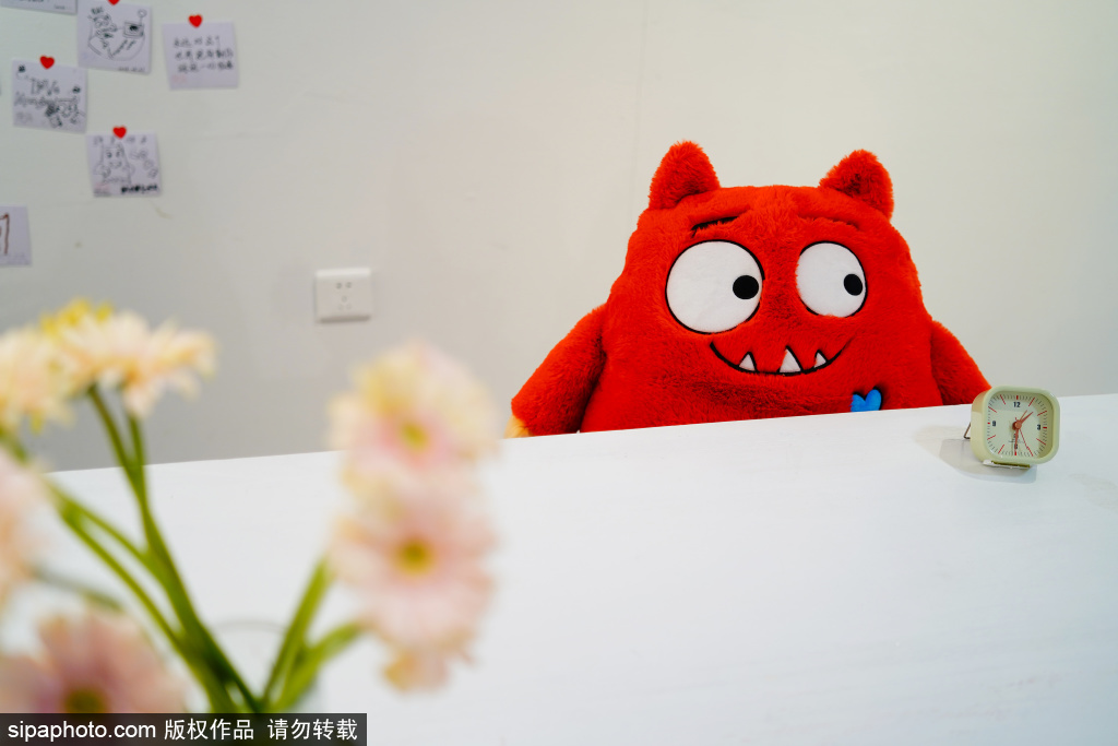 英国超暖心动画 “小怪兽阿蒙——爱的春日漫想”艺术展