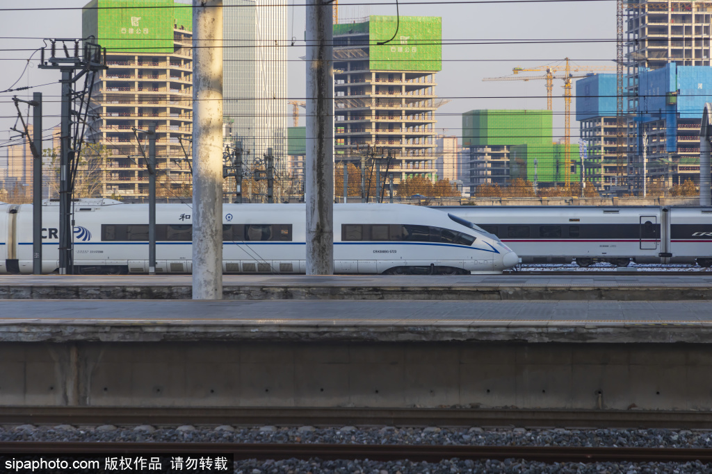 繁忙的石家庄站