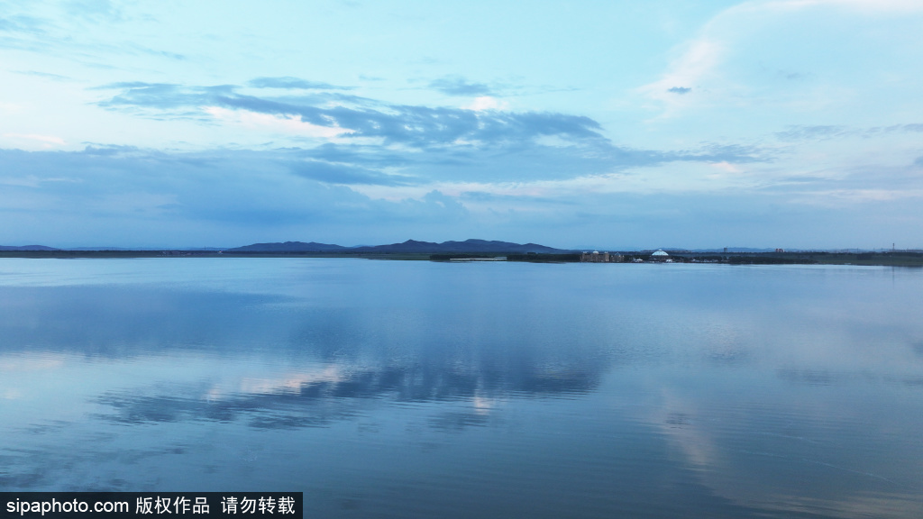 河北张家口：水天一色