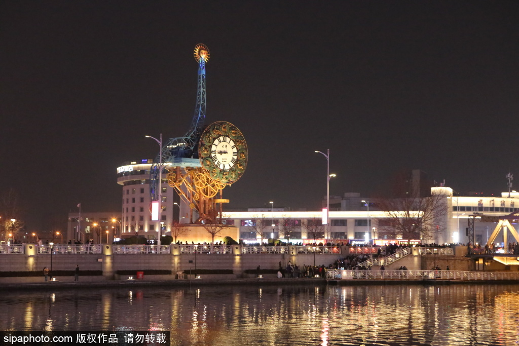 天津海河灯光秀格外迷人