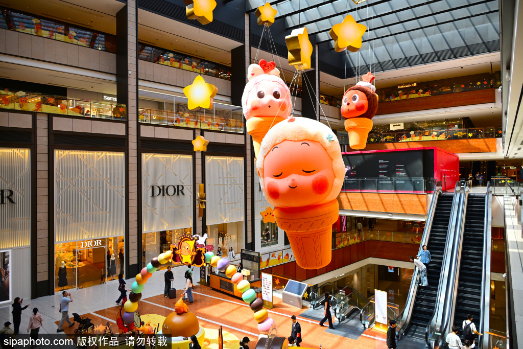 泡泡玛特“欢迎来到月球表面”北京首展，治愈感拉满