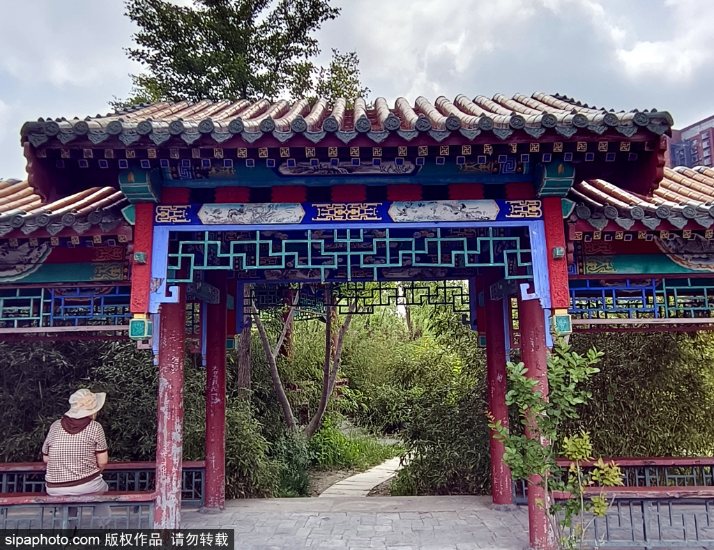 窑洼湖公园是南磨房乡及周边地区唯一的公益性休闲公园