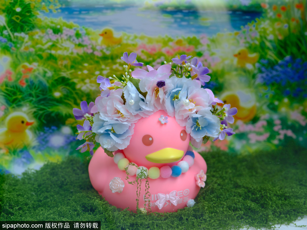 林里LINLEE手打柠檬茶，丑萌小鸭子火出圈