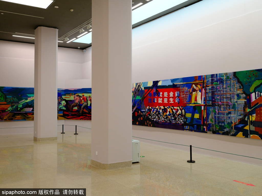 128米油画长卷在中国美术馆展出  描绘深圳经济特区发展奇迹