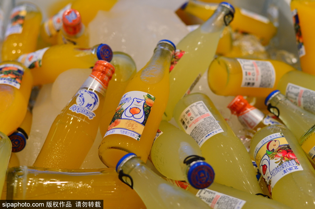 90岁的北冰洋，在王府井玩出了年轻人抢着打卡的新花样