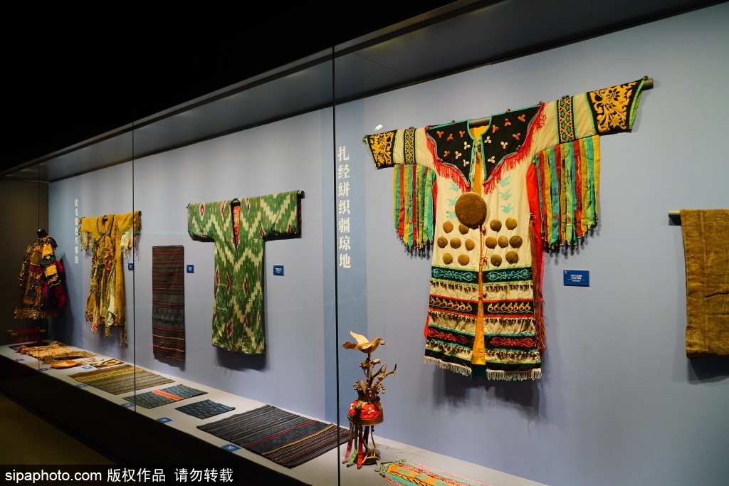 “缯染成文——中华民族印染展”在中国妇女儿童博物馆展出